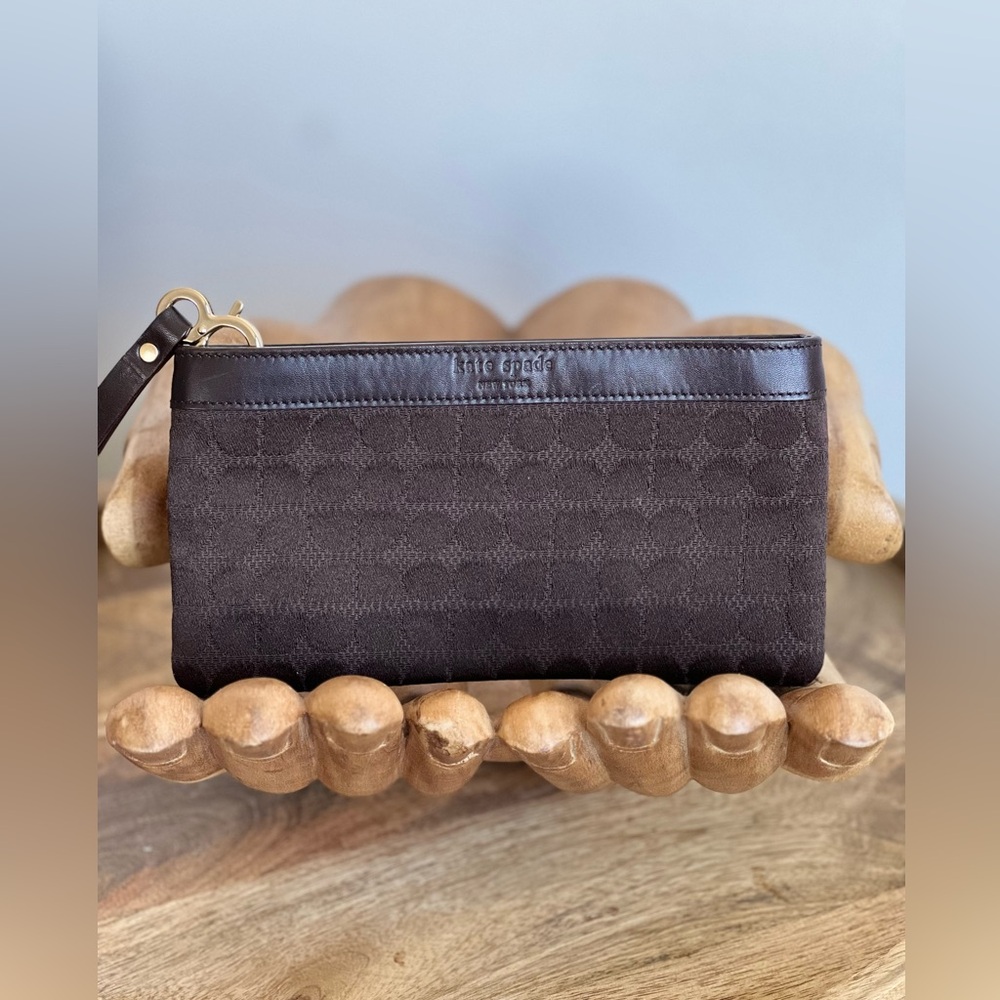 Kate Spade Chrissy Wristlet Brown Dot Noel EUC